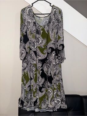 Est. 1946 Green & Black Paisley Dress size 26/28w